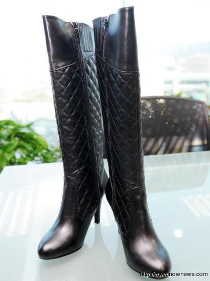 明星秋冬最爱靴款／时尚不要盲从！秋冬一定要有膝上靴　曲艾玲最推动物、菱格纹