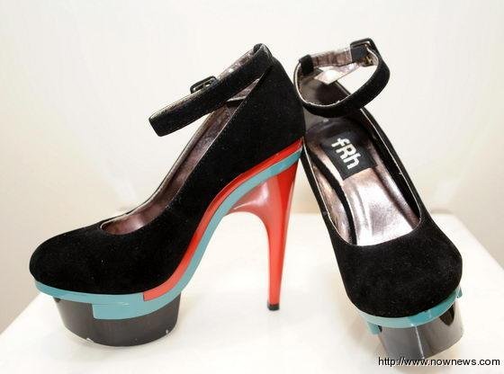 明星秋冬最爱靴款／设计鬼才林国基　靴款走另类风格　首重鞋跟变化、抢眼为主！